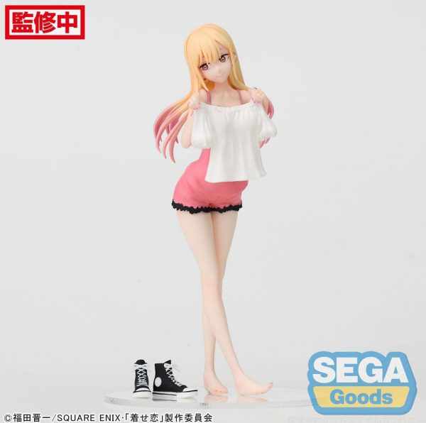 Marin Kitagawa Trying On